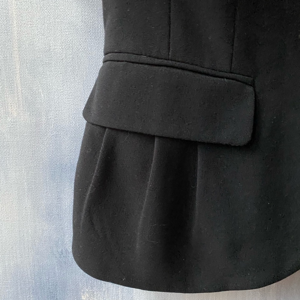 H&M Classic Black Cropped Fitted Blazer Size 6 - Picture 10 of 10